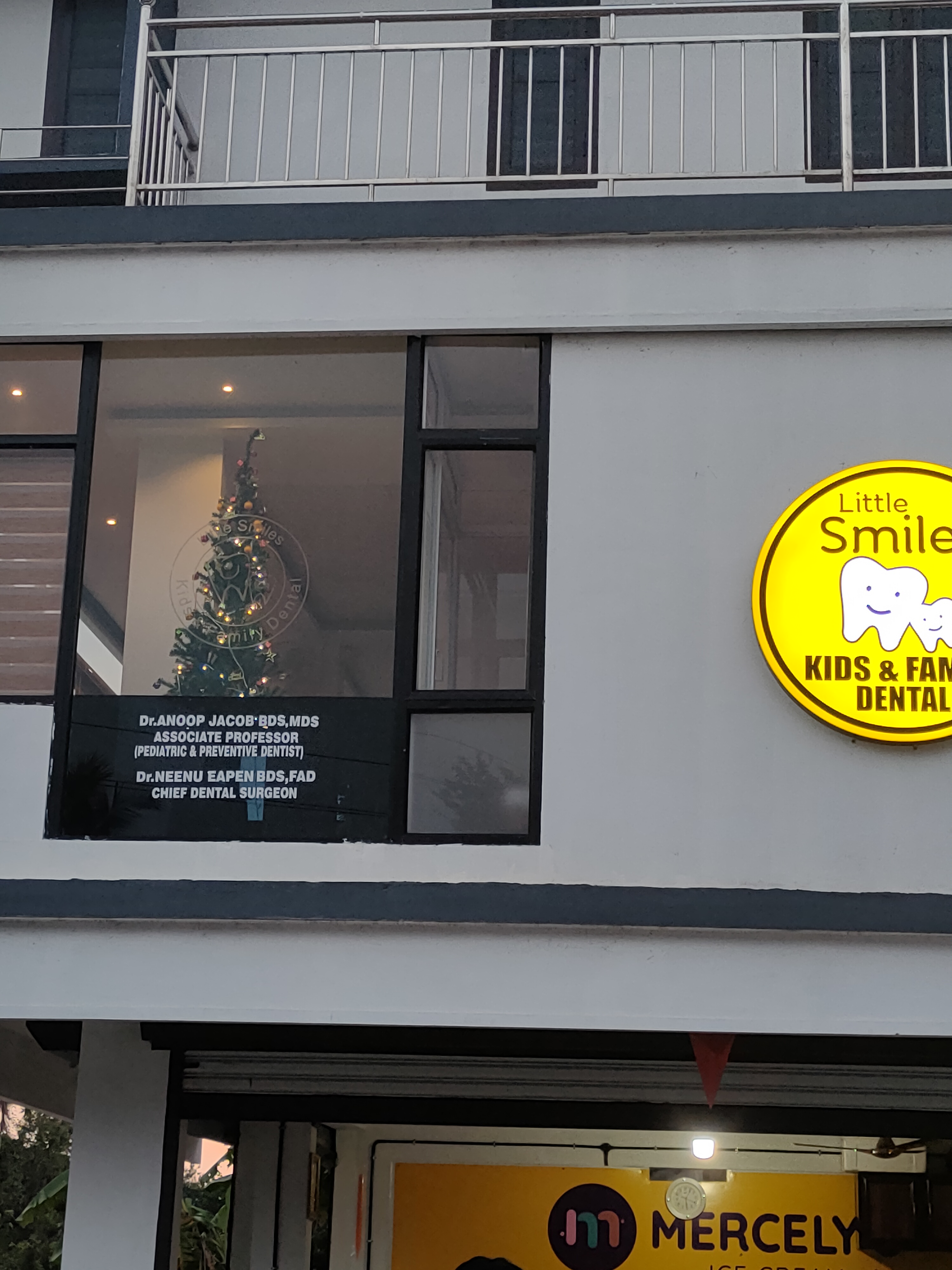 Little Smiles Kids and Family Dental Clinic Sulthan Bathery Wayanad Kerala