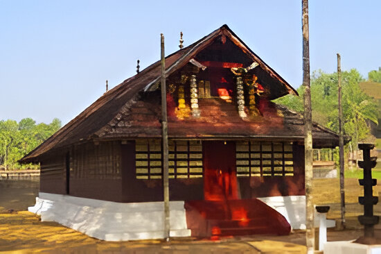 Cultural performance by tribal community at Valliyoorkkavu festival